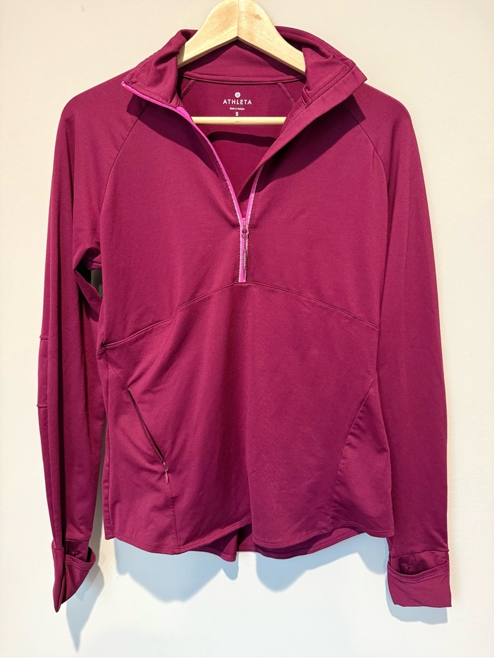 Athleta Malibu Hike Half-Zip Performance Pullover in Wine/Burgundy